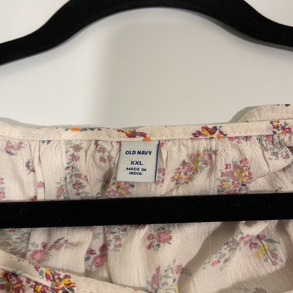 Old Navy top. XXL - Picture 2 of 7